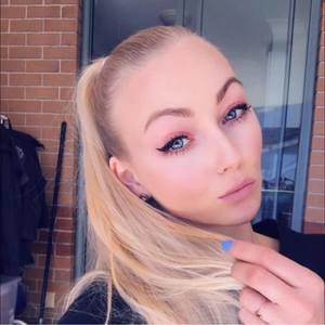 Meet your Posher, Lola